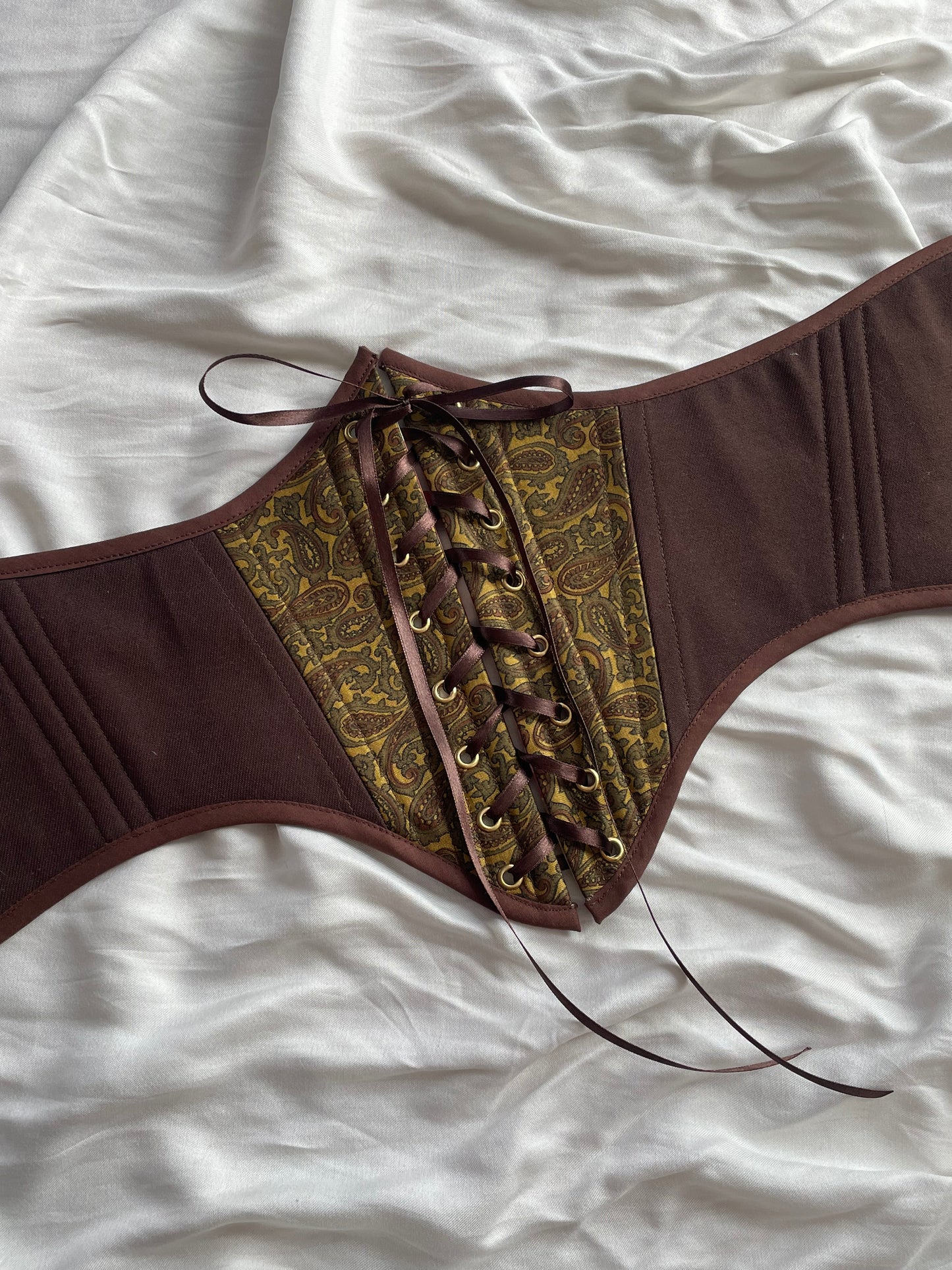 Underbust corset