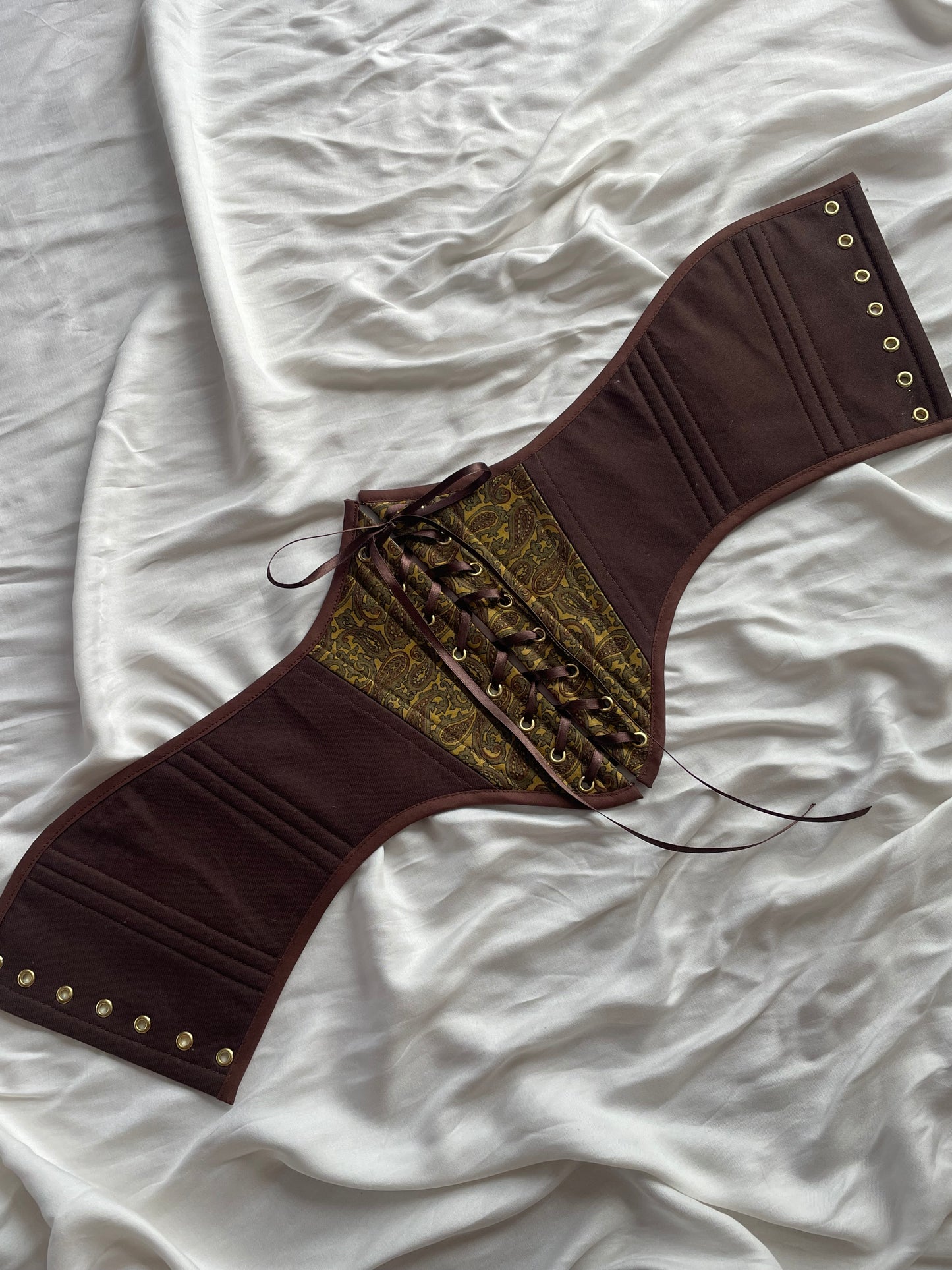 Underbust corset
